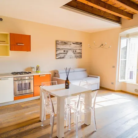 P&p Tiraboschi Lägenhet