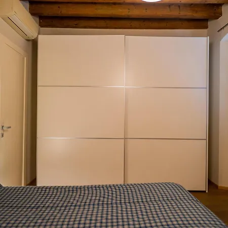 Apartment P&p Tiraboschi